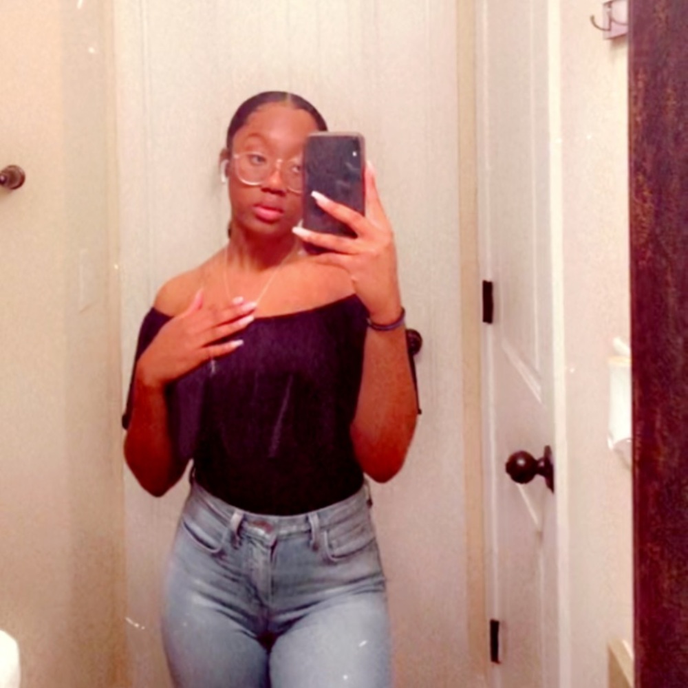 Meet your Posher, Malaika